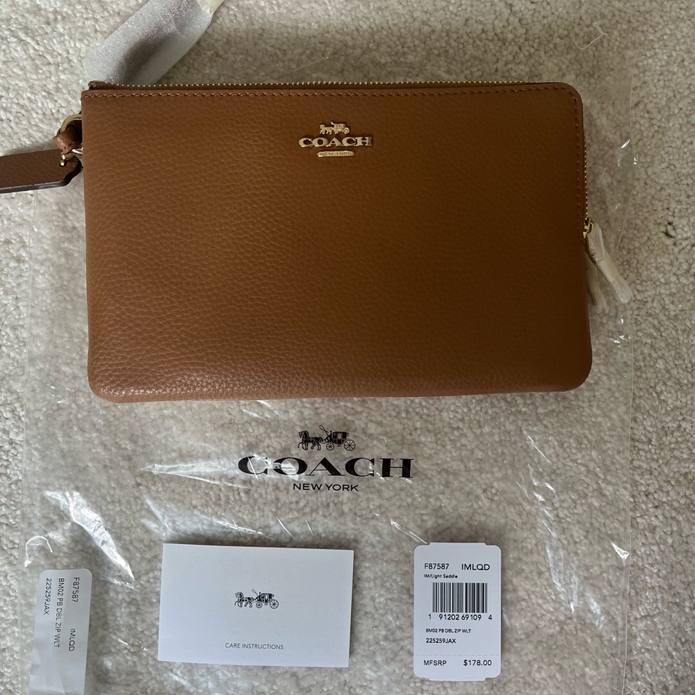 NWT Coach double zipper wallet